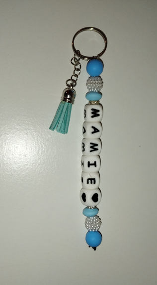 Porte-clés personnalisé en bois, silicone et perles crochet
