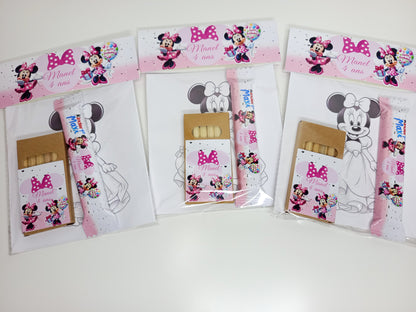Petit kit coloriage et crayon de couleur avec confiserie