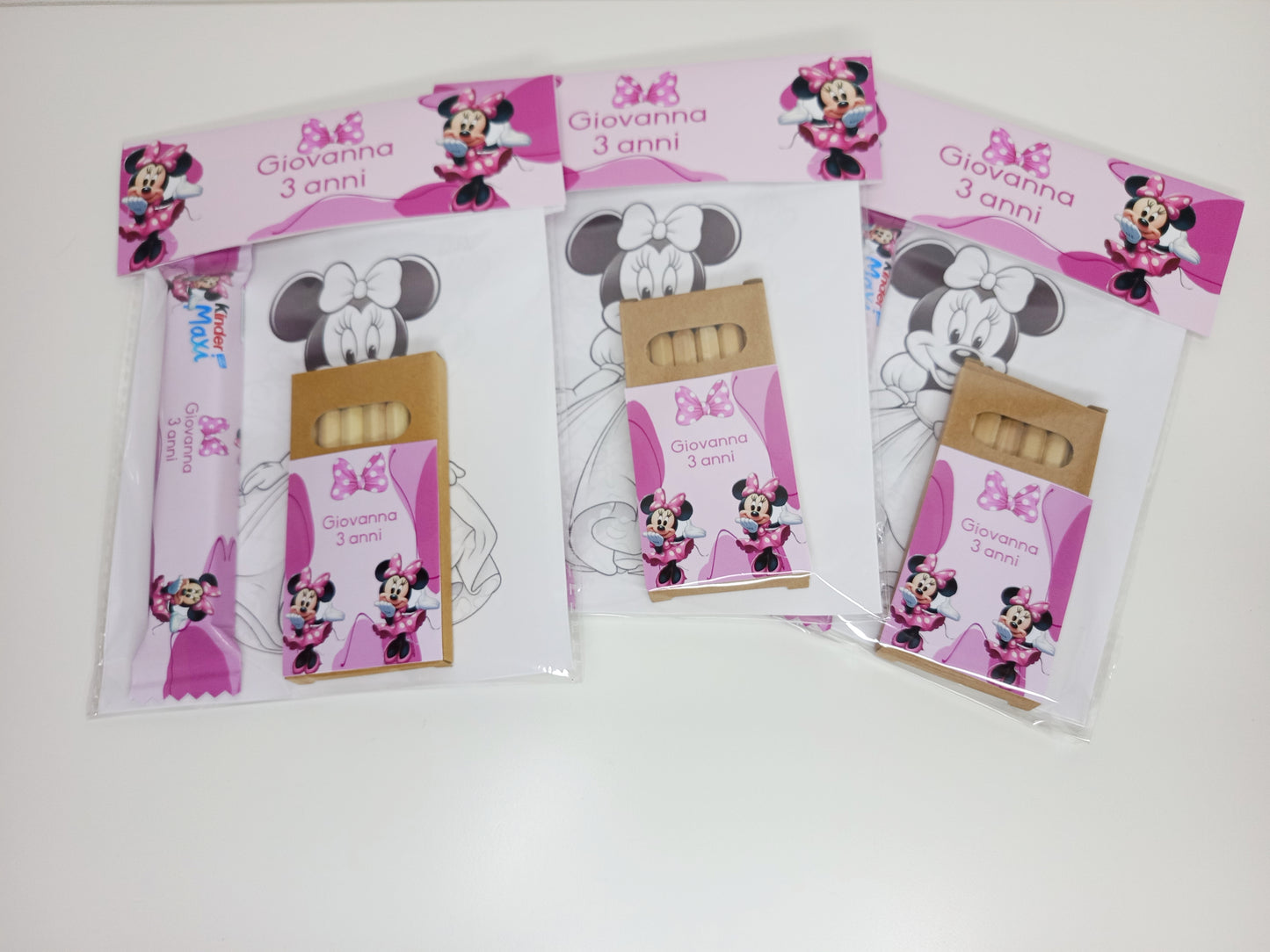 Petit kit coloriage et crayon de couleur avec confiserie