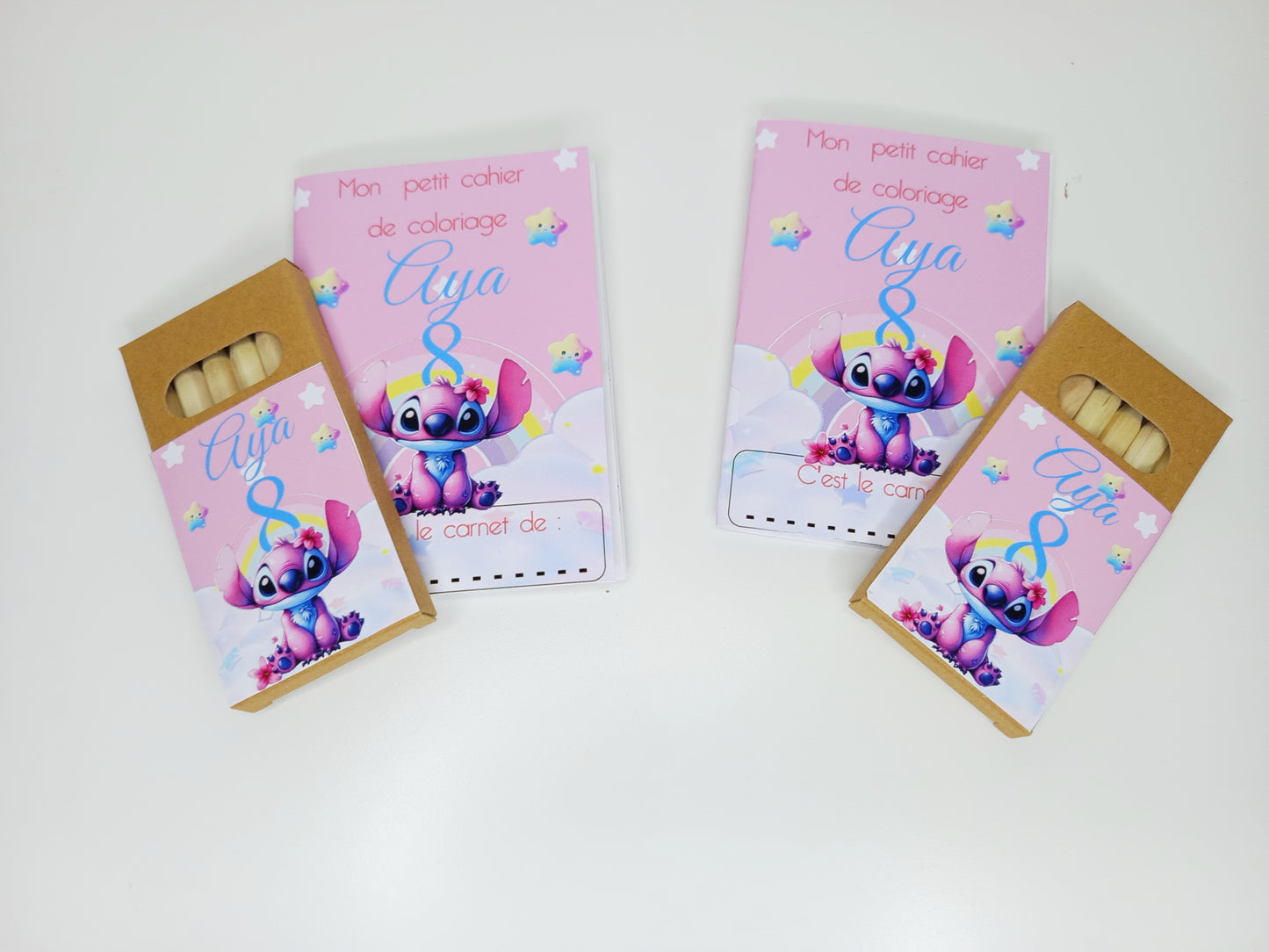Mini cahier de coloriage avec ses crayons de couleurs personnalisé  (x2)