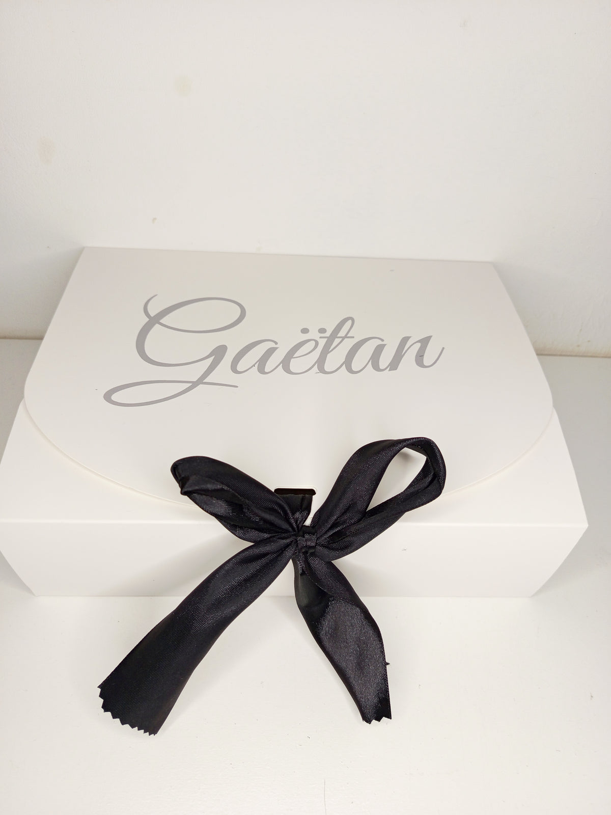 Box gourmande anniversaire personnalisée à offrir (X 10 articles),