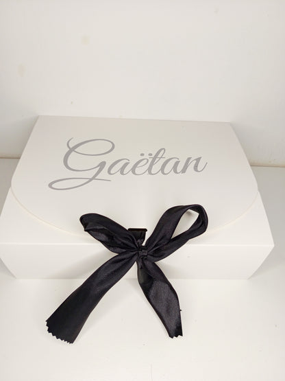 Box gourmande anniversaire personnalisée à offrir (X 10 articles),